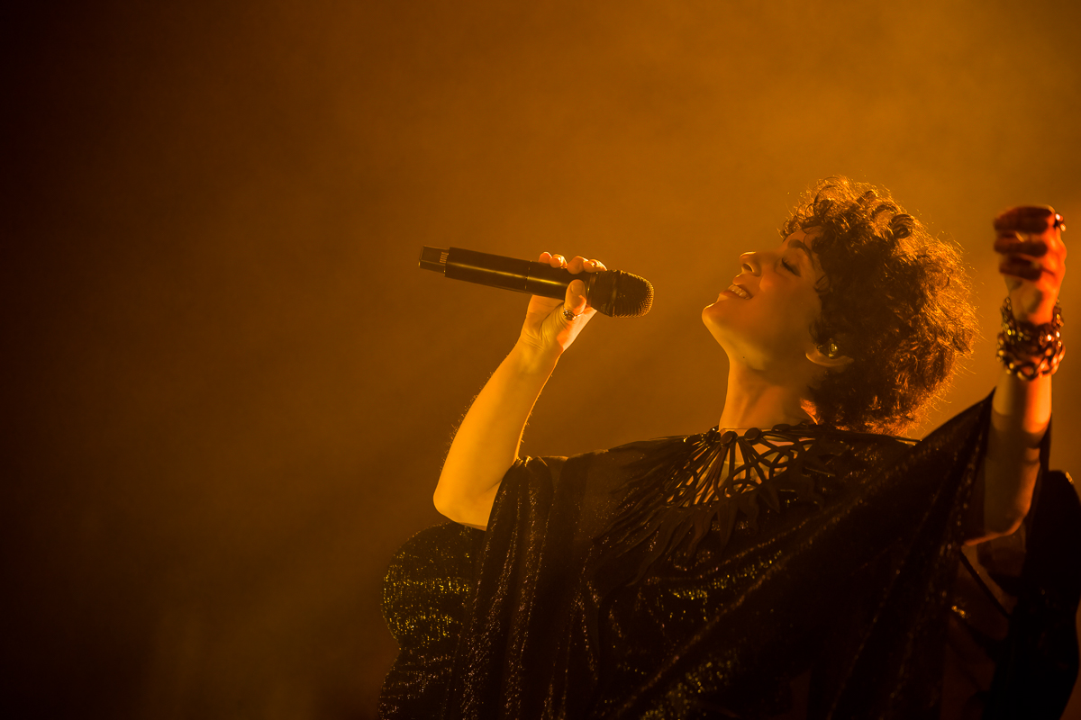Barbara Pravi @ La Madeleine, picture 10, photographed by Dorien Goetschalckx - FrontView Magazine