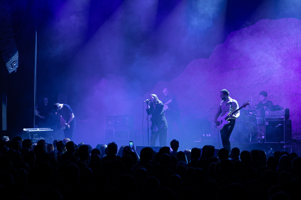 Whispering Sons @ Het Depot, picture 5, photographed by David Johnson - FrontView Magazine