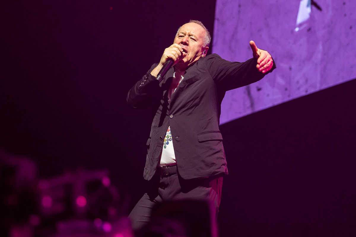 Simple Minds @ Sportpaleis, picture 6, photographed by Marc Verdonck - FrontView Magazine