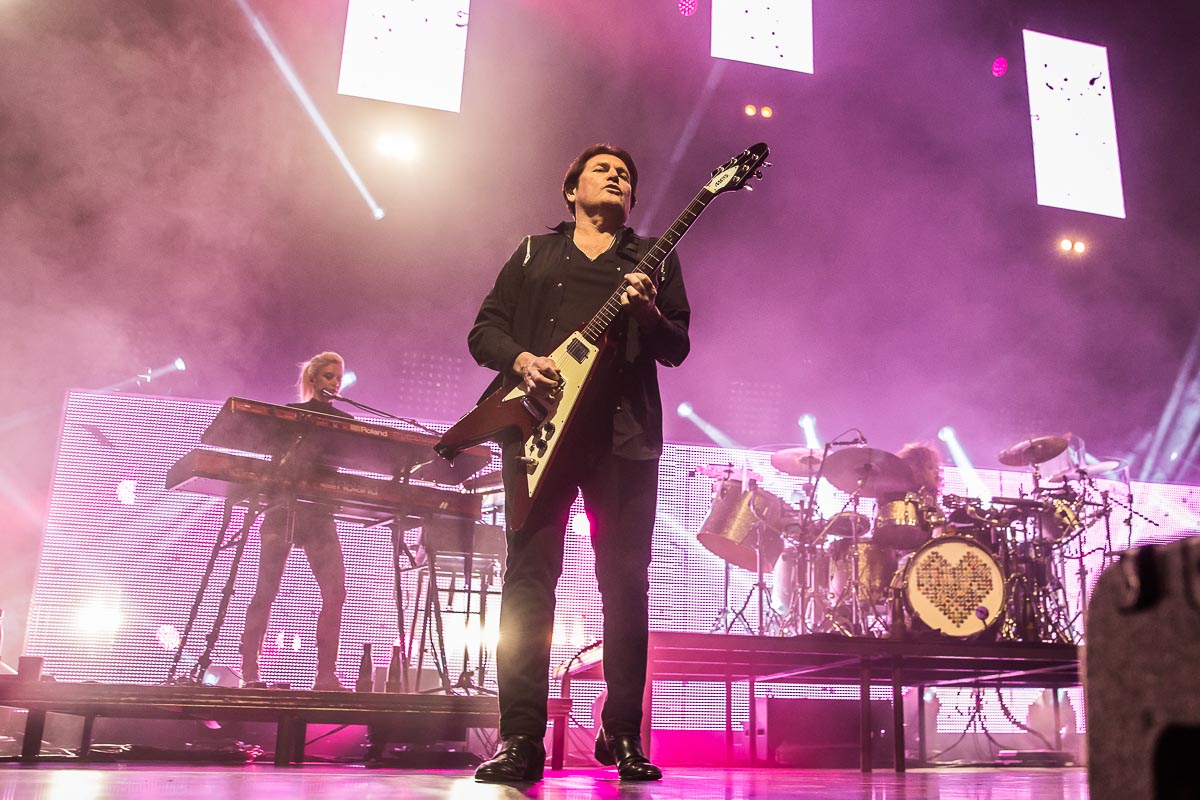 Simple Minds @ Sportpaleis, picture 8, photographed by Marc Verdonck - FrontView Magazine