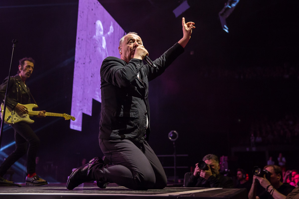 Simple Minds @ Sportpaleis, picture 9, photographed by Marc Verdonck - FrontView Magazine