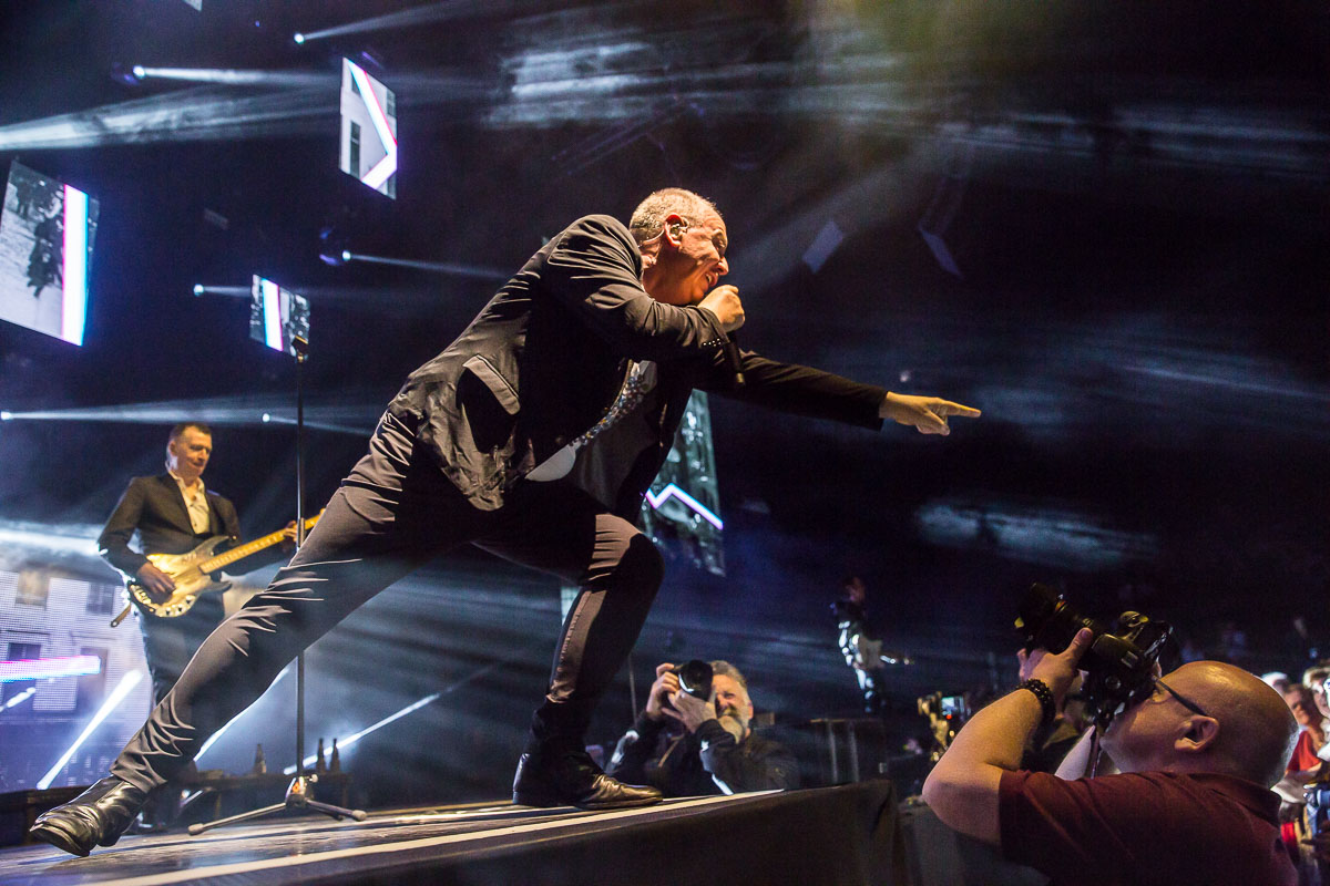 Simple Minds @ Sportpaleis, picture 24, photographed by Marc Verdonck - FrontView Magazine