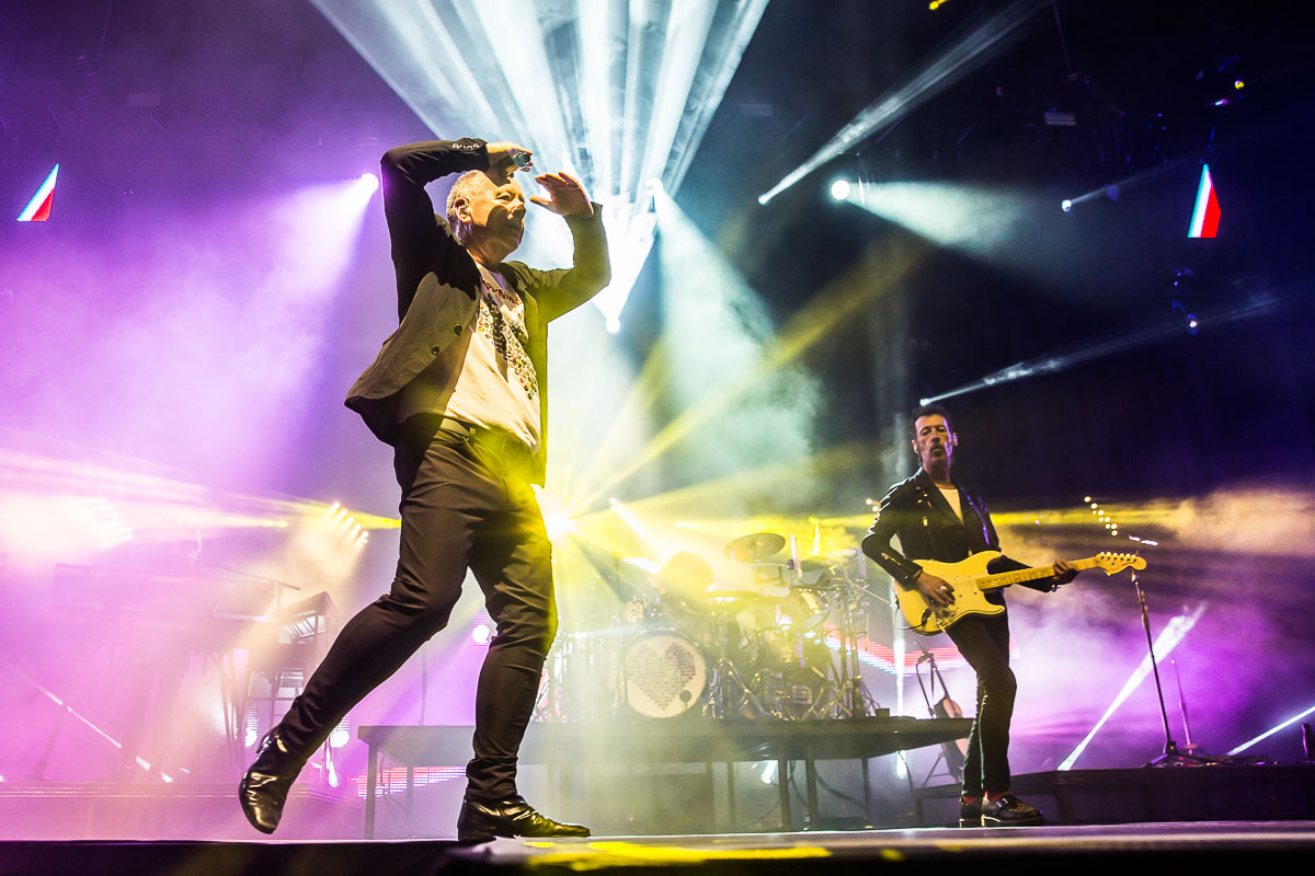Simple Minds @ Sportpaleis, picture 30, photographed by Marc Verdonck - FrontView Magazine