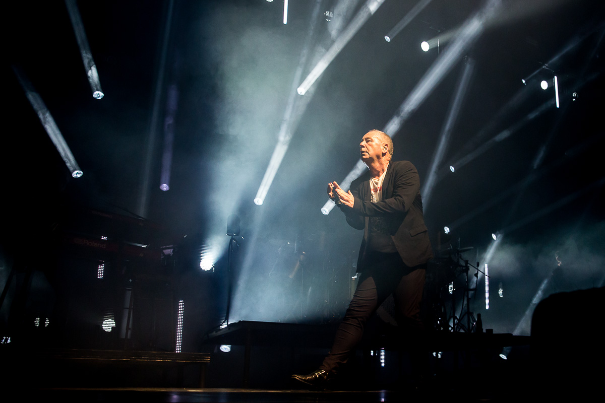 Simple Minds @ Sportpaleis, picture 40, photographed by Marc Verdonck - FrontView Magazine