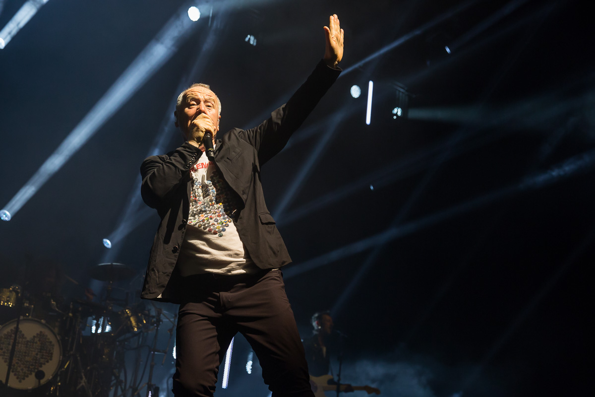 Simple Minds @ Sportpaleis, picture 43, photographed by Marc Verdonck - FrontView Magazine