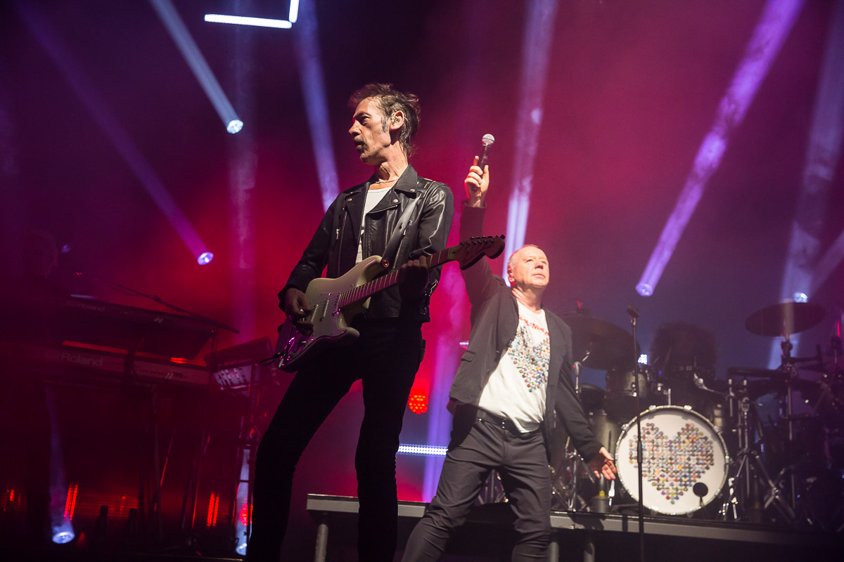 Simple Minds @ Sportpaleis, picture 48, photographed by Marc Verdonck - FrontView Magazine