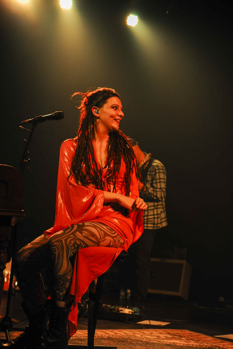 Camilla Blue @ Effenaar, picture 8, photographed by Peter Minnebo - FrontView Magazine