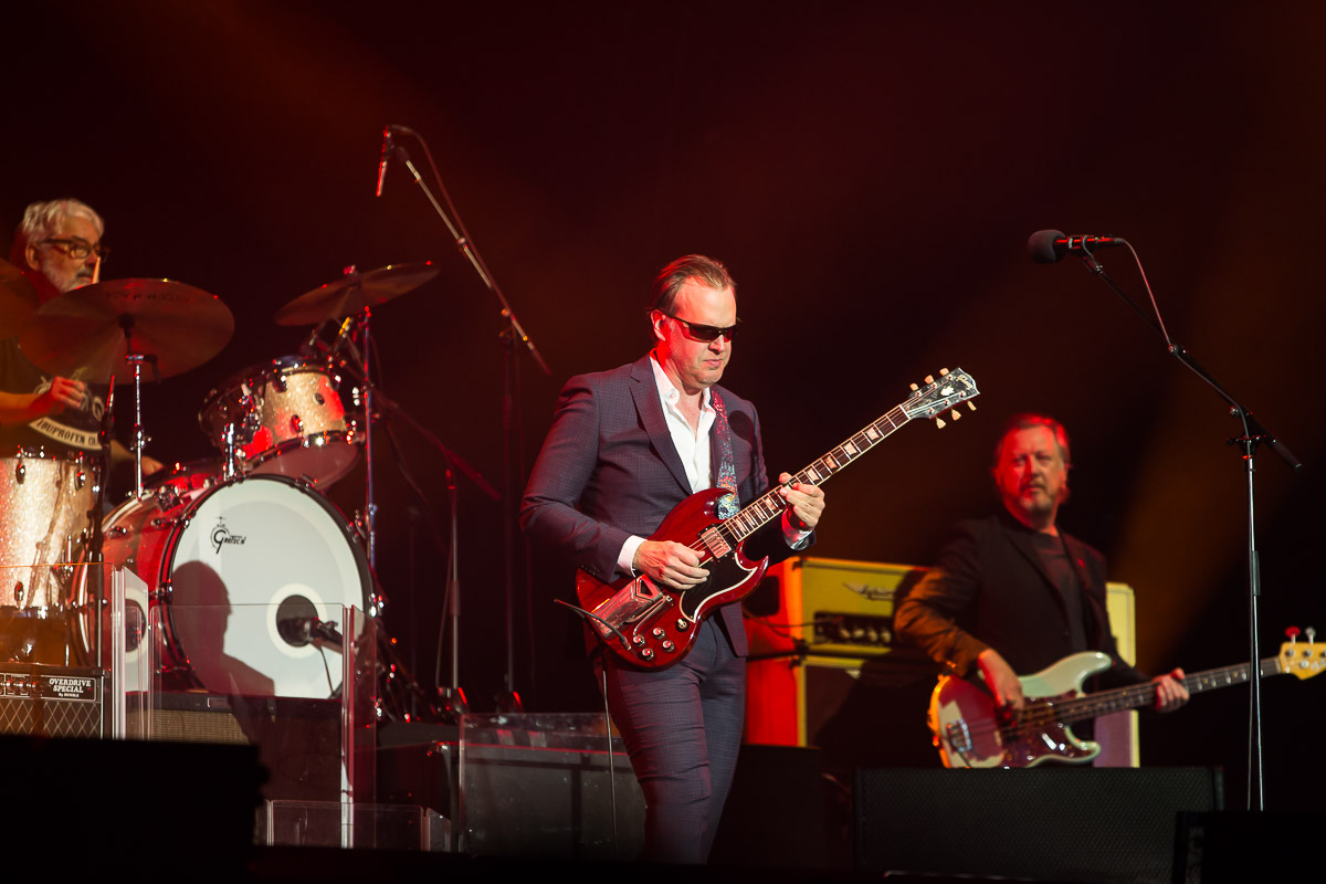 Joe Bonamassa @ Lotto Arena, picture 1, photographed by Marc Verdonck - FrontView Magazine