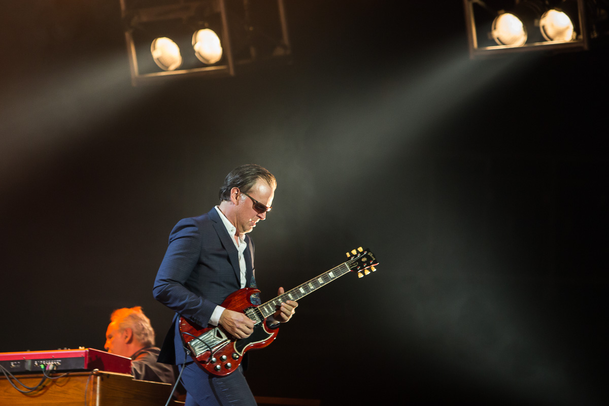 Joe Bonamassa @ Lotto Arena, picture 3, photographed by Marc Verdonck - FrontView Magazine