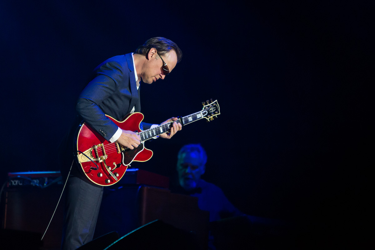 Joe Bonamassa @ Lotto Arena, picture 5, photographed by Marc Verdonck - FrontView Magazine