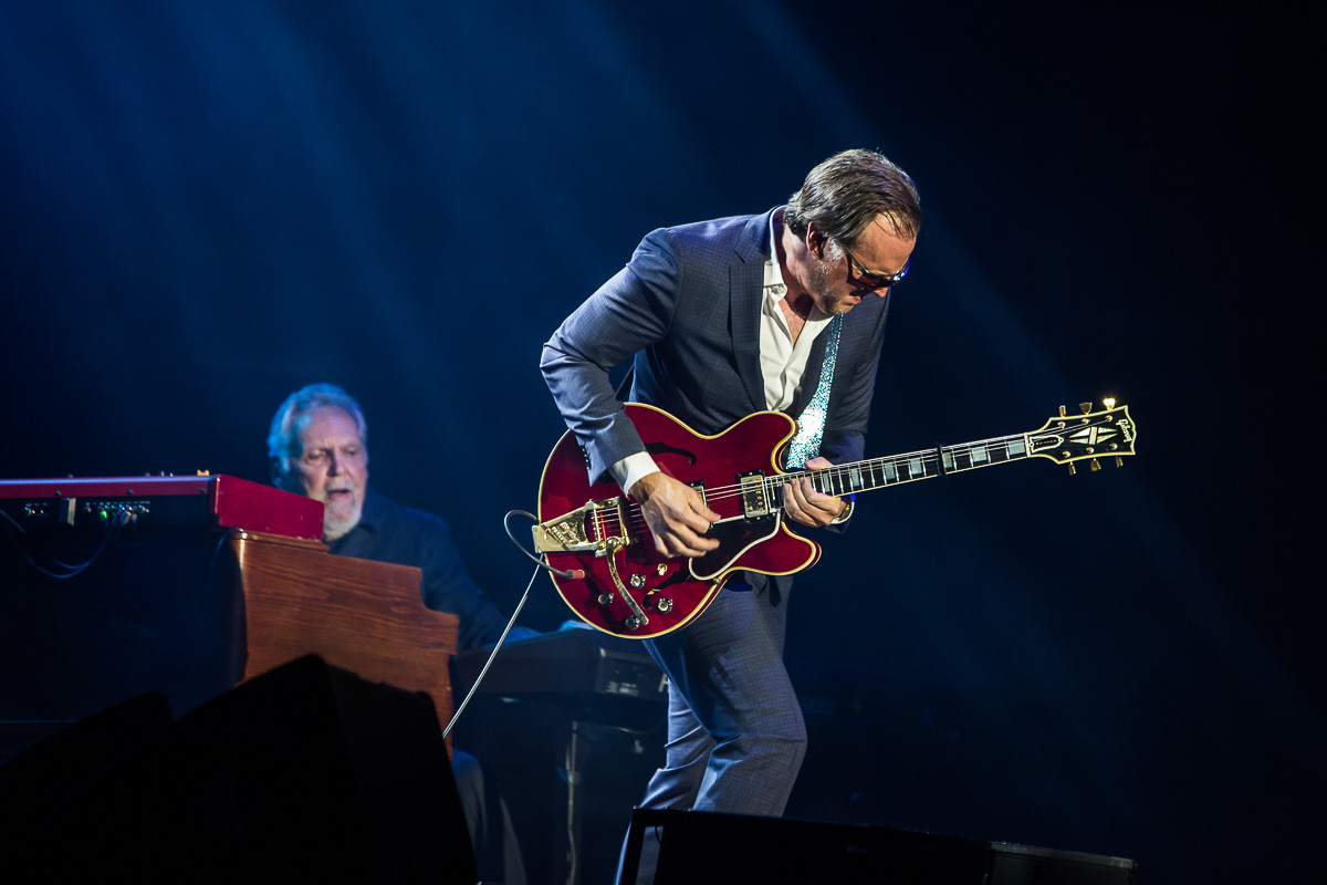 Joe Bonamassa @ Lotto Arena, picture 10, photographed by Marc Verdonck - FrontView Magazine