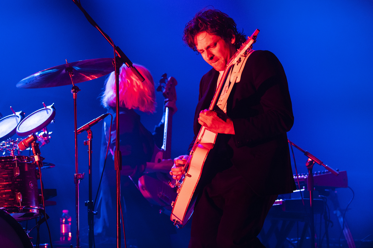 Lo Moon @ Sportpaleis, picture 1, photographed by Sandra Van Watermeulen - FrontView Magazine