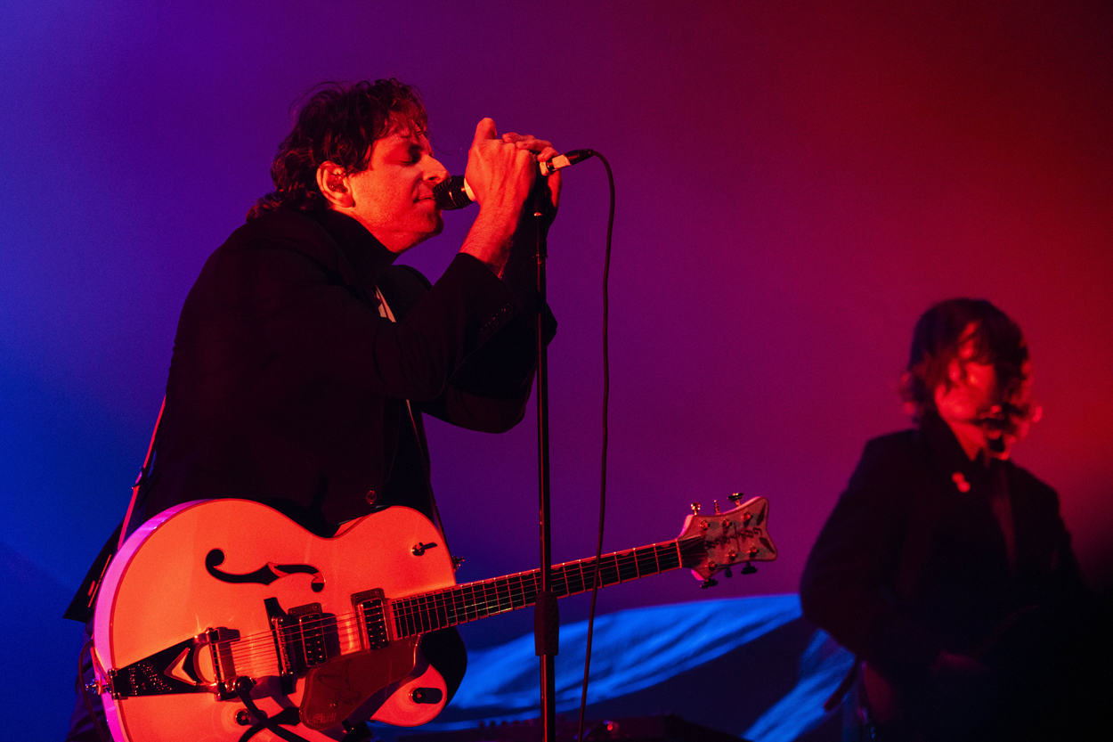 Lo Moon @ Sportpaleis, picture 2, photographed by Sandra Van Watermeulen - FrontView Magazine