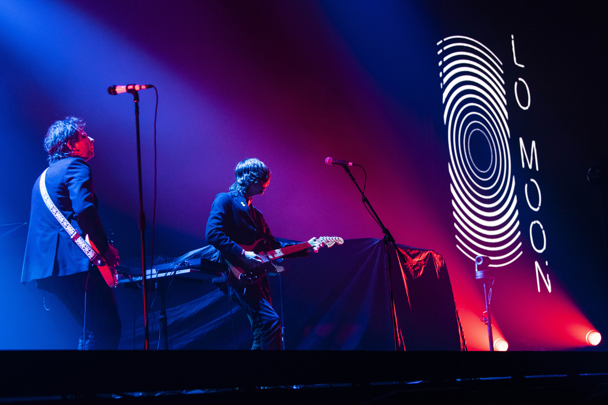 Lo Moon @ Sportpaleis, picture 5, photographed by Sandra Van Watermeulen - FrontView Magazine