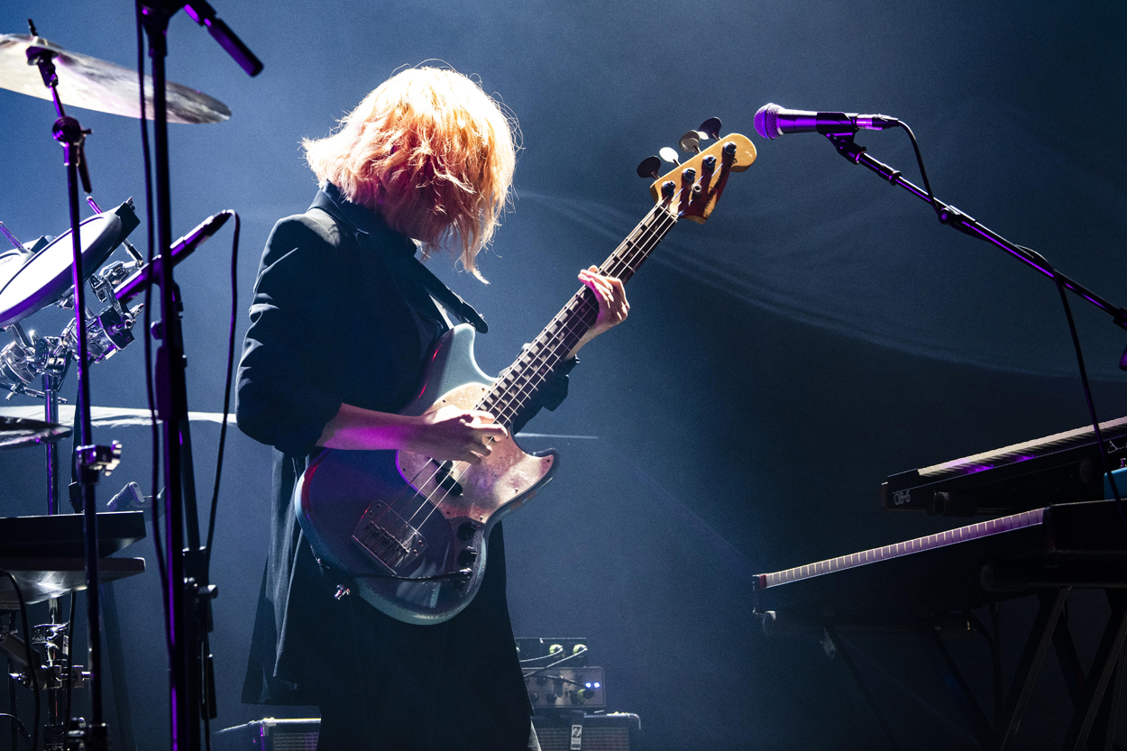 Lo Moon @ Sportpaleis, picture 7, photographed by Sandra Van Watermeulen - FrontView Magazine