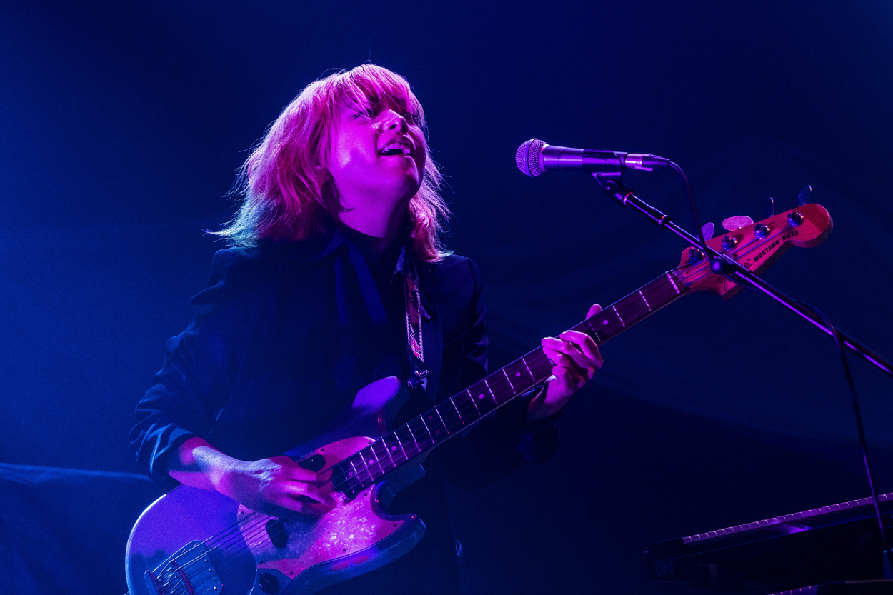 Lo Moon @ Sportpaleis, picture 9, photographed by Sandra Van Watermeulen - FrontView Magazine