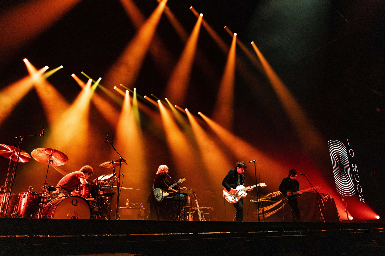 Lo Moon @ Sportpaleis, picture 12, photographed by Sandra Van Watermeulen - FrontView Magazine