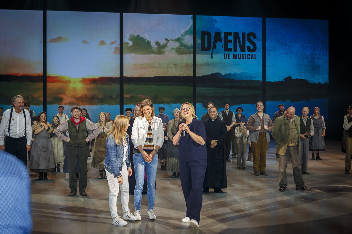 1 miljoenste bezoeker voor de succesmusical Daens @ Studio 100 Pop-Up Theater, picture 16, photographed by Alex Wyckmans - FrontView Magazine