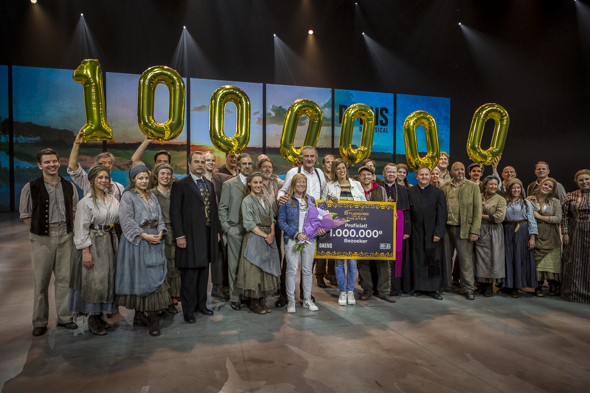 1 miljoenste bezoeker voor de succesmusical Daens @ Studio 100 Pop-Up Theater, picture 22, photographed by Alex Wyckmans - FrontView Magazine
