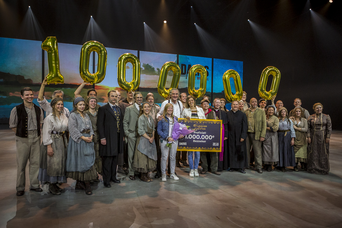 1 miljoenste bezoeker voor de succesmusical Daens @ Studio 100 Pop-Up Theater, picture 24, photographed by Alex Wyckmans - FrontView Magazine