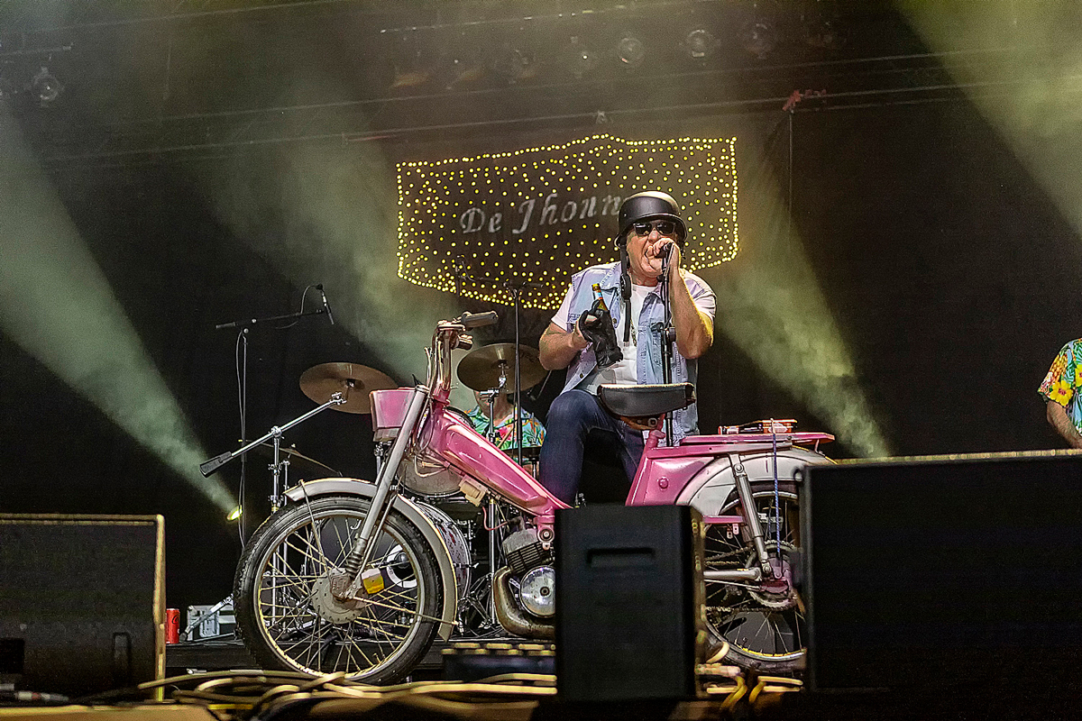 de Jhonny's, @ Moen Feest, picture 3, photographed by Edwin Houdevelt - FrontView Magazine