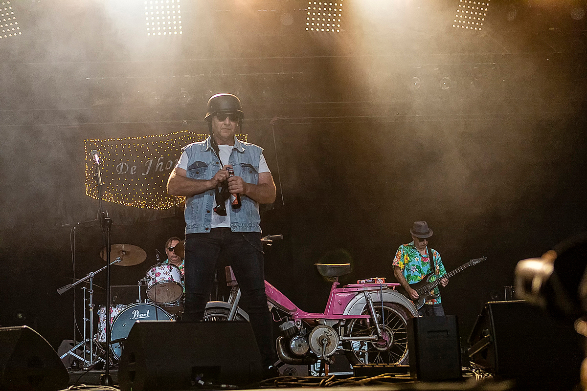 de Jhonny's, @ Moen Feest, picture 10, photographed by Edwin Houdevelt - FrontView Magazine