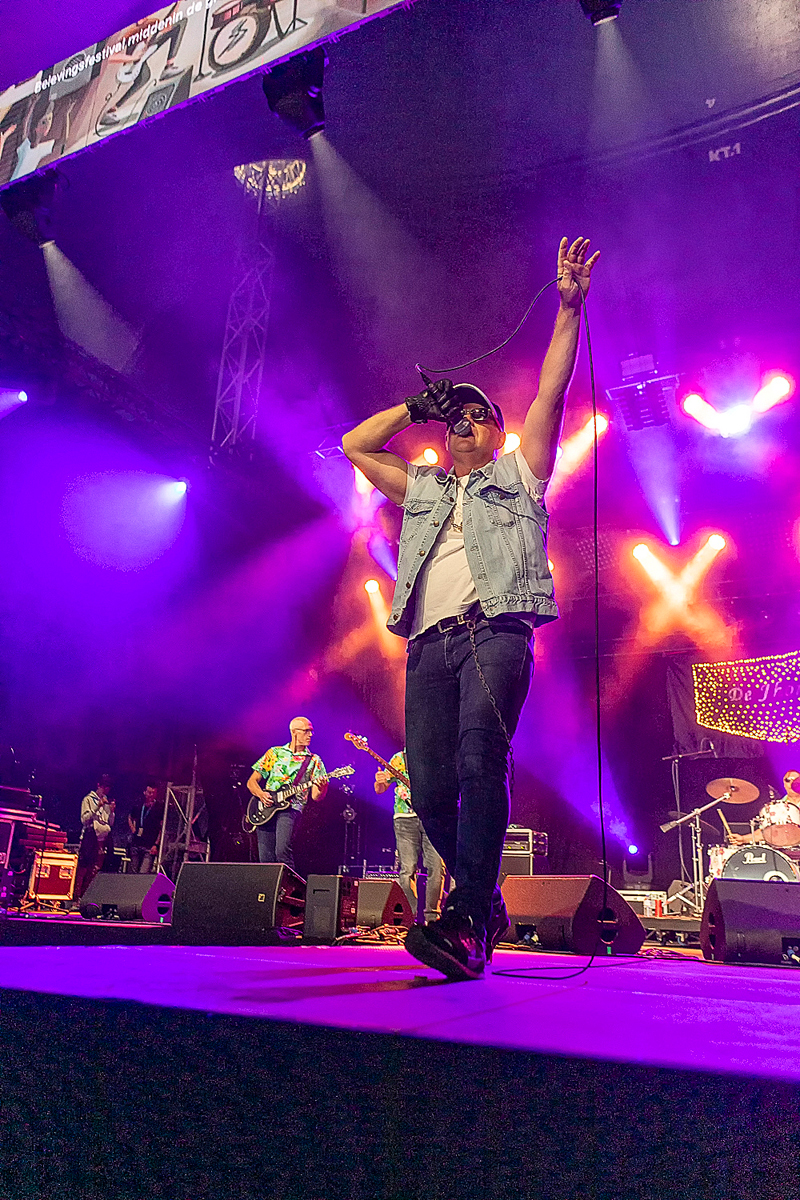 de Jhonny's, @ Moen Feest, picture 15, photographed by Edwin Houdevelt - FrontView Magazine