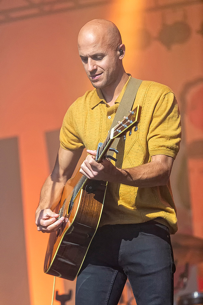 Milow @ Moen Feest, foto 1, foto's door Edwin Houdevelt - FrontView Magazine