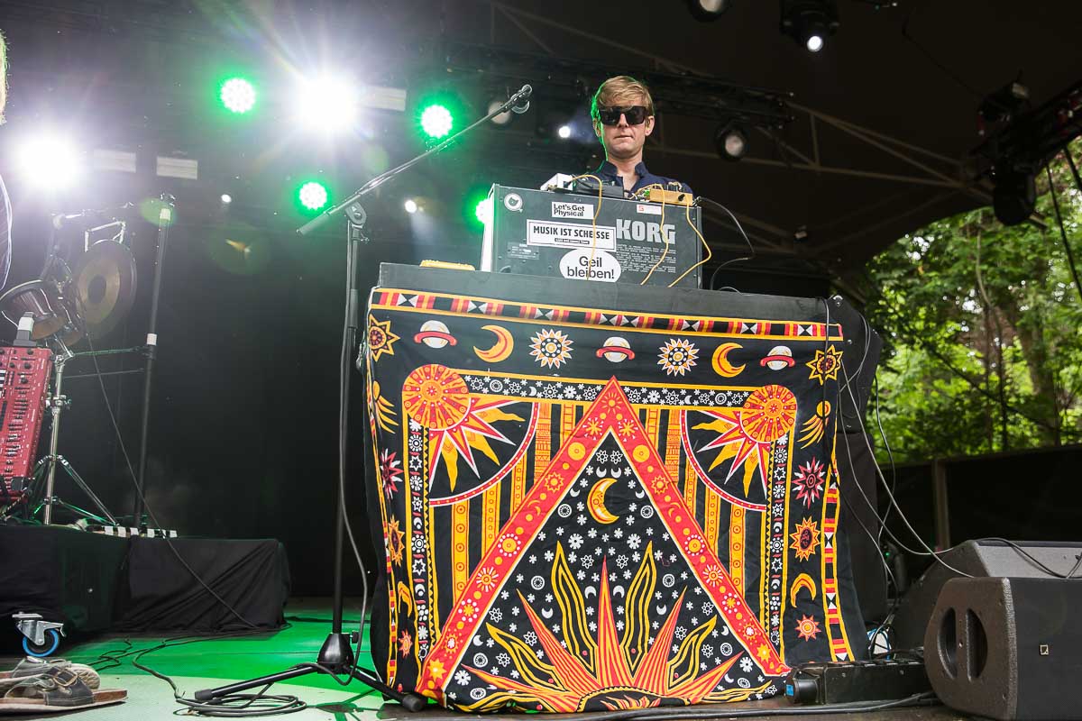 YĪN YĪN @ Unwind @ OLT Rivierenhof, picture 5, photographed by Marc Verdonck - FrontView Magazine