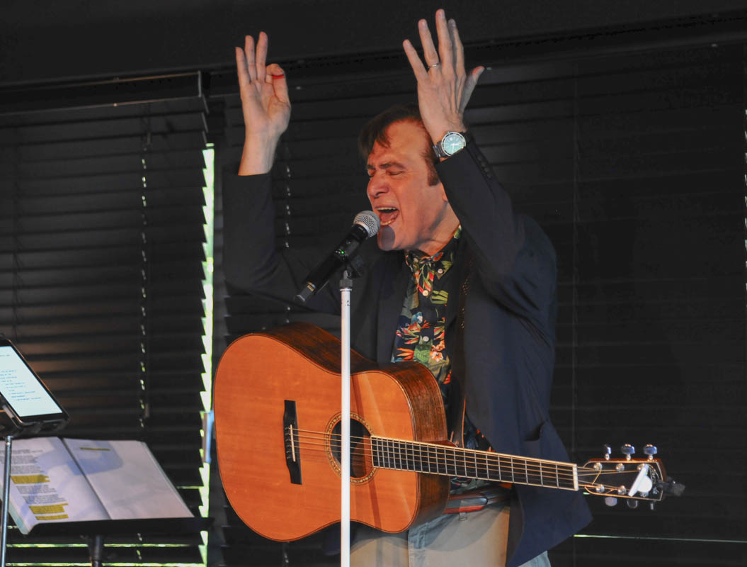 CD voorstelling John Terra @ Niel am See, picture 13, photographed by Peter Minnebo - FrontView Magazine