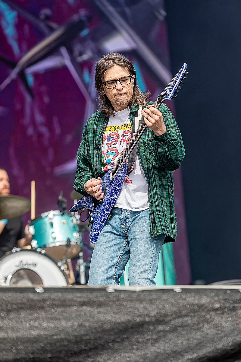 Weezer @ Rock am Ring 2022, picture 7, photographed by Edwin Houdevelt - FrontView Magazine