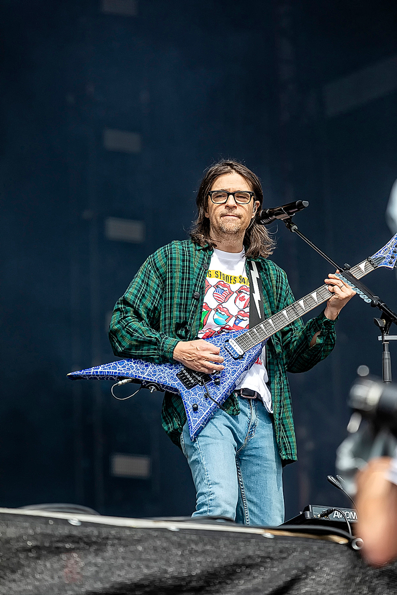 Weezer @ Rock am Ring 2022, picture 10, photographed by Edwin Houdevelt - FrontView Magazine