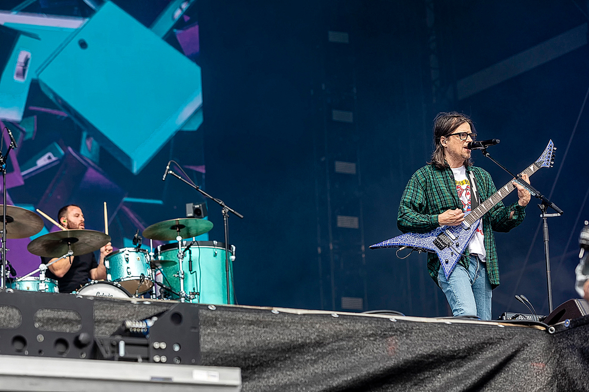 Weezer @ Rock am Ring 2022, picture 19, photographed by Edwin Houdevelt - FrontView Magazine