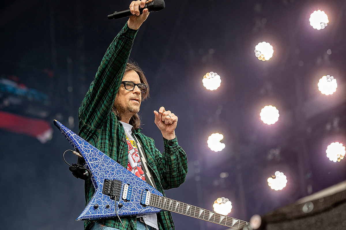 Weezer @ Rock am Ring 2022, picture 20, photographed by Edwin Houdevelt - FrontView Magazine