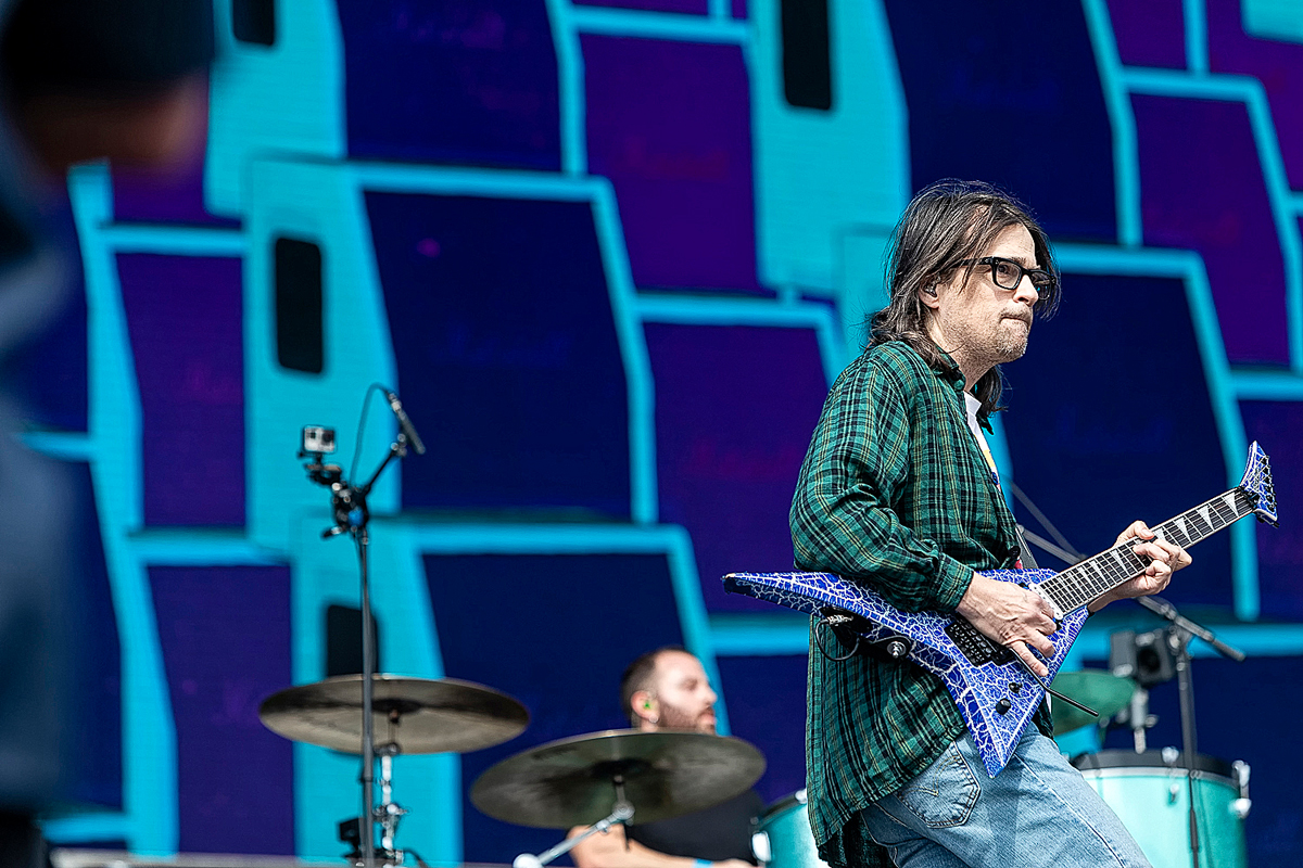 Weezer @ Rock am Ring 2022, picture 21, photographed by Edwin Houdevelt - FrontView Magazine