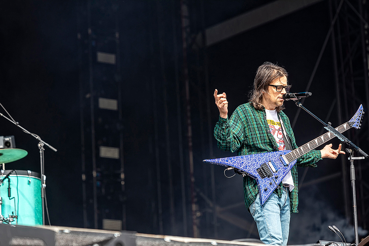 Weezer @ Rock am Ring 2022, picture 22, photographed by Edwin Houdevelt - FrontView Magazine