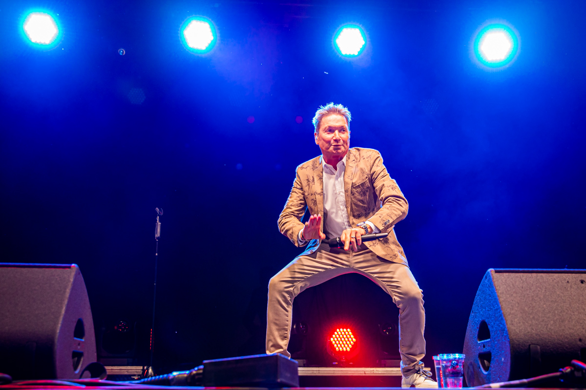 Bart Kaëll @ Grenspop Hoogstraten, picture 2, photographed by Dimitri Vanlommel - FrontView Magazine