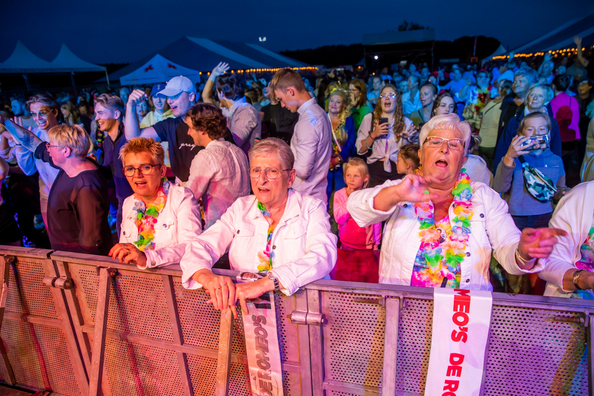 Bart Kaëll @ Grenspop Hoogstraten, picture 5, photographed by Dimitri Vanlommel - FrontView Magazine