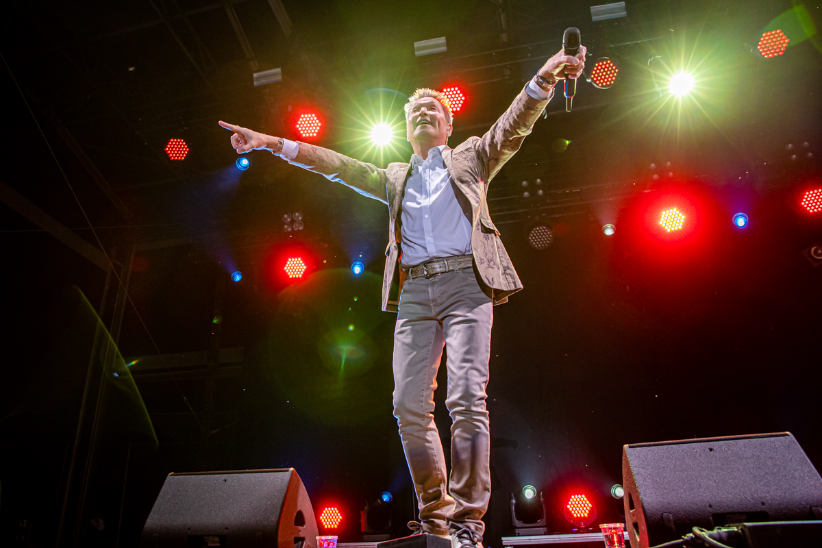 Bart Kaëll @ Grenspop Hoogstraten, picture 13, photographed by Dimitri Vanlommel - FrontView Magazine