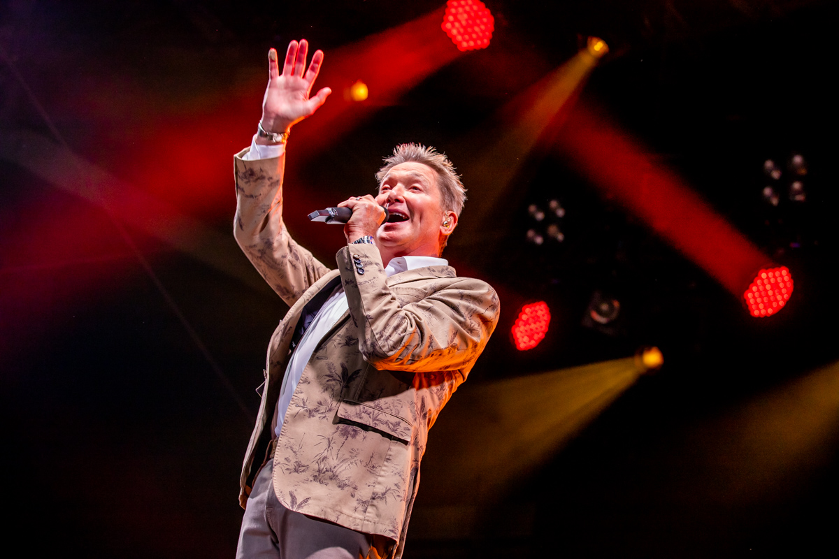 Bart Kaëll @ Grenspop Hoogstraten, picture 17, photographed by Dimitri Vanlommel - FrontView Magazine