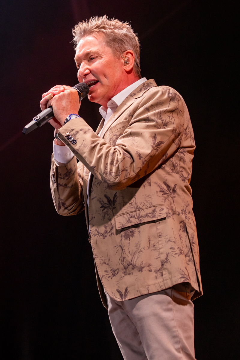 Bart Kaëll @ Grenspop Hoogstraten, picture 18, photographed by Dimitri Vanlommel - FrontView Magazine