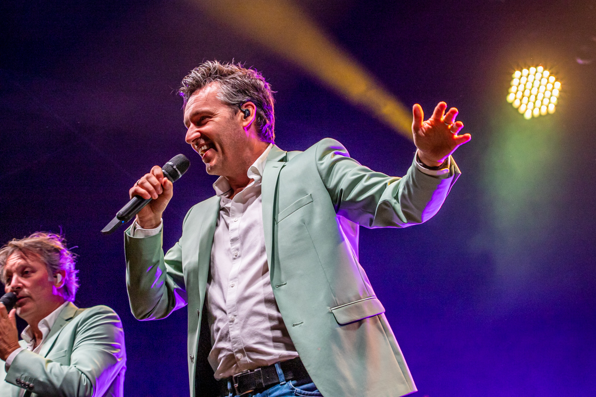 De Romeo's @ Grenspop Hoogstraten, picture 6, photographed by Dimitri Vanlommel - FrontView Magazine