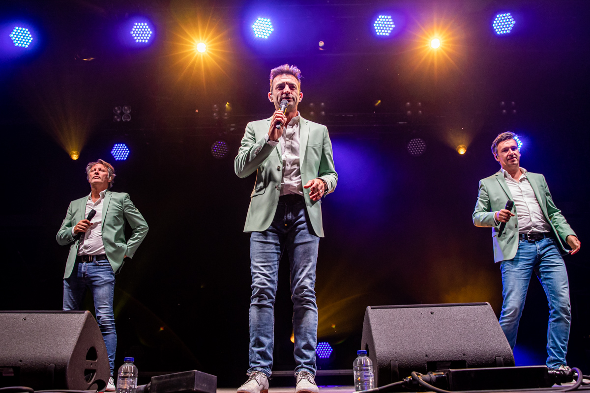 De Romeo's @ Grenspop Hoogstraten, picture 7, photographed by Dimitri Vanlommel - FrontView Magazine