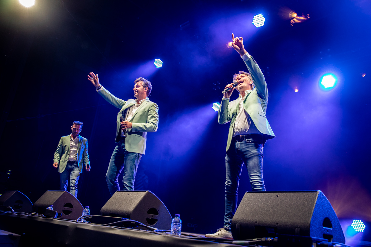 De Romeo's @ Grenspop Hoogstraten, picture 8, photographed by Dimitri Vanlommel - FrontView Magazine