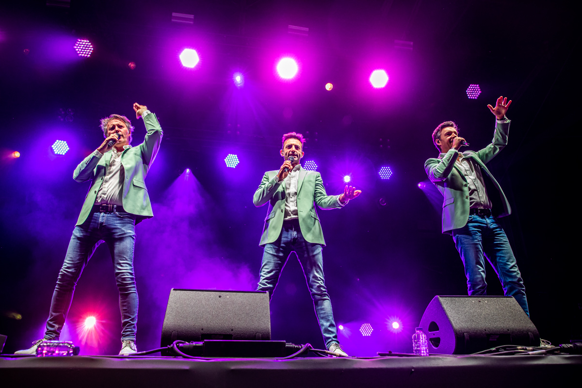 De Romeo's @ Grenspop Hoogstraten, picture 12, photographed by Dimitri Vanlommel - FrontView Magazine