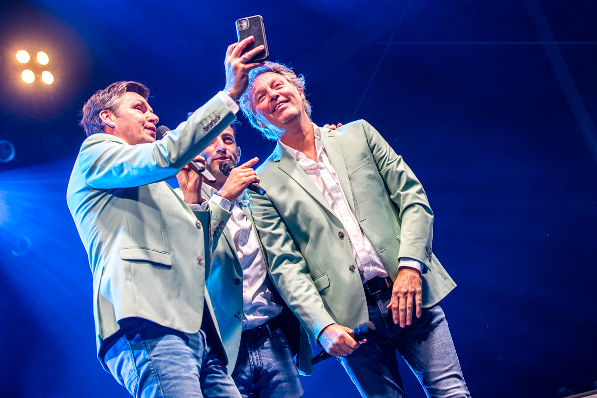 De Romeo's @ Grenspop Hoogstraten, picture 20, photographed by Dimitri Vanlommel - FrontView Magazine