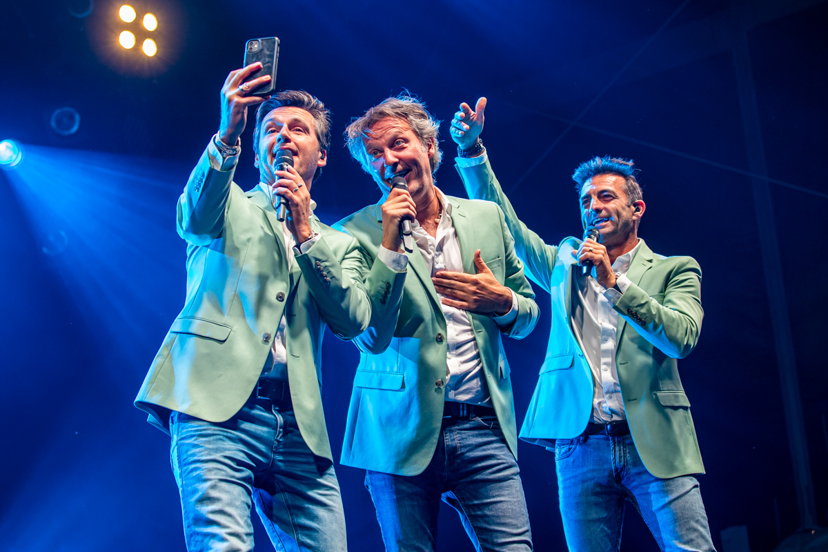 De Romeo's @ Grenspop Hoogstraten, picture 22, photographed by Dimitri Vanlommel - FrontView Magazine