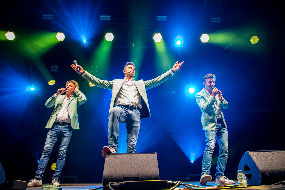 De Romeo's @ Grenspop Hoogstraten, picture 23, photographed by Dimitri Vanlommel - FrontView Magazine
