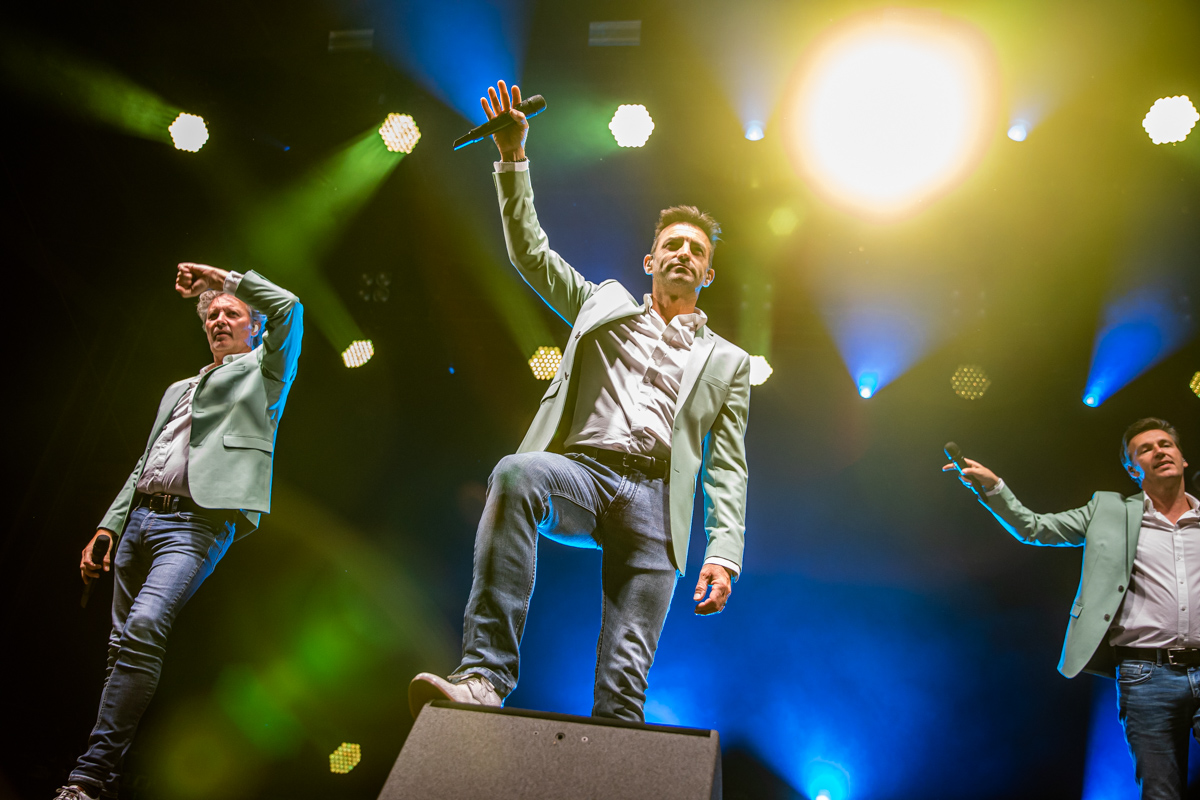 De Romeo's @ Grenspop Hoogstraten, picture 24, photographed by Dimitri Vanlommel - FrontView Magazine