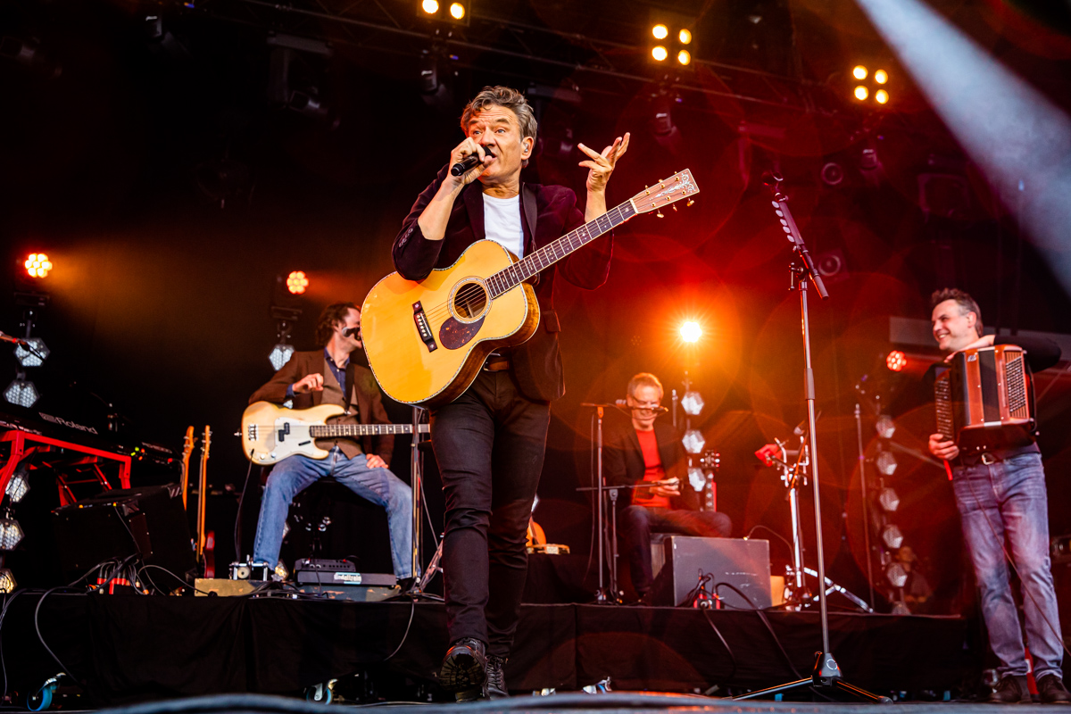 Bart Peeters @ Grenspop Hoogstraten, picture 9, photographed by Dimitri Vanlommel - FrontView Magazine